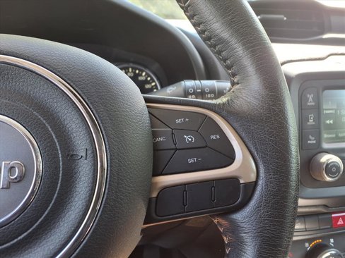 Used 2016 Jeep Renegade Limited image 20
