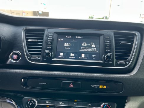 Used 2019 Kia Sedona EX image 16