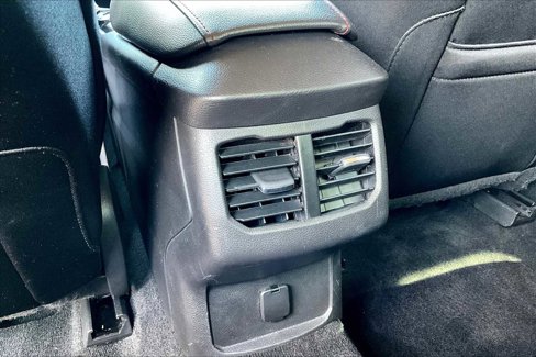 Used 2015 Ford Fusion SE image 32