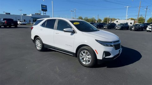 Used 2022 Chevrolet Equinox LT image 2