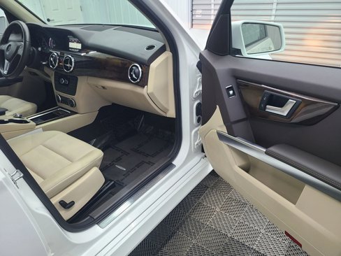 Used 2014 Mercedes-Benz GLK 350 2WD image 39