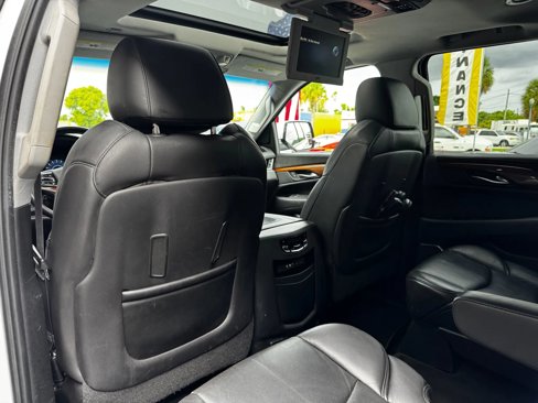 Used 2016 Cadillac Escalade Premium image 24