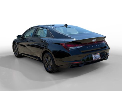 Certified 2023 Hyundai Elantra SEL image 3