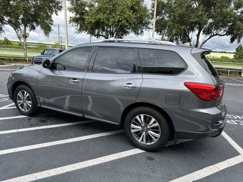 Used 2020 Nissan Pathfinder S image 4