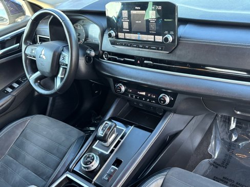 Used 2023 Mitsubishi Outlander SE image 11