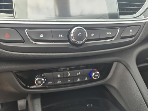 Used 2018 Buick Regal Preferred w/ Sights and Sounds Package image 19