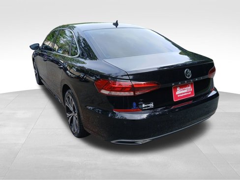 Certified 2020 Volkswagen Passat 2.0T SEL image 3