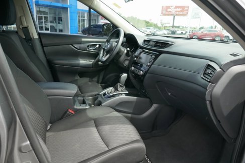 Used 2020 Nissan Rogue SV image 15