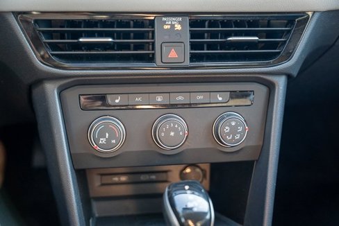 Certified 2022 Volkswagen Taos SE image 16