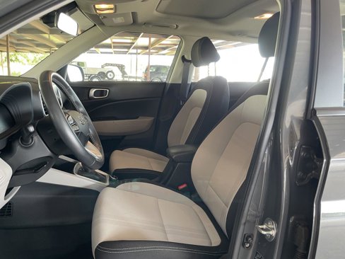 Used 2024 Hyundai Venue SEL image 23