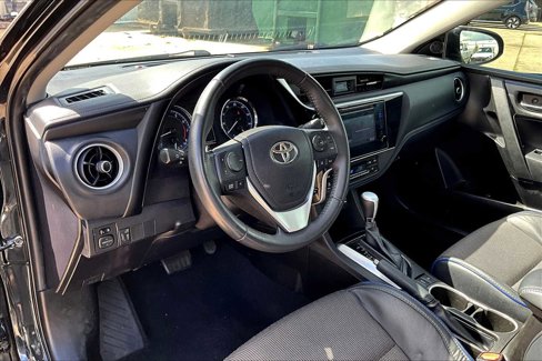 Used 2018 Toyota Corolla LE image 16