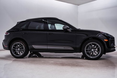 Certified 2025 Porsche Macan Turbo image 9