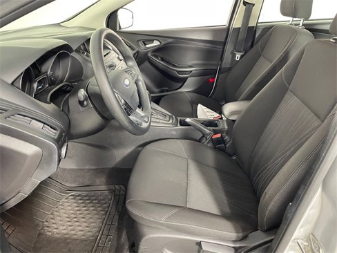 Used 2017 Ford Focus SE image 3