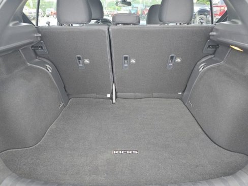 Used 2021 Nissan Kicks SV image 11