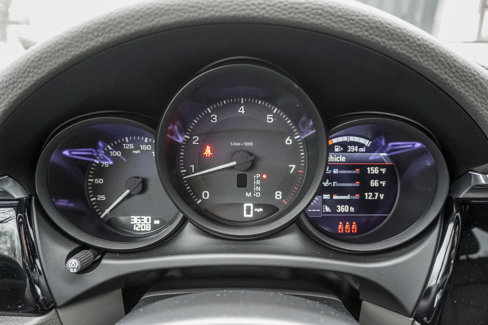 Certified 2024 Porsche Macan image 13
