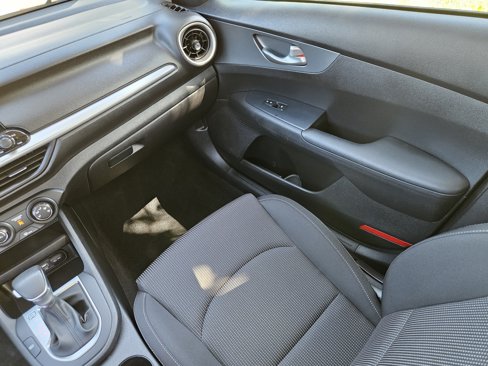 Certified 2020 Kia Forte LXS image 17