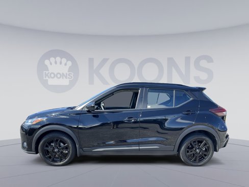 Used 2023 Nissan Kicks SR image 2