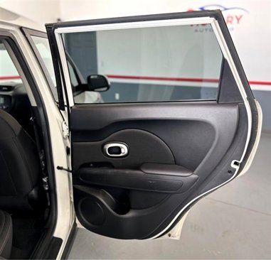 Used 2016 Kia Soul image 26
