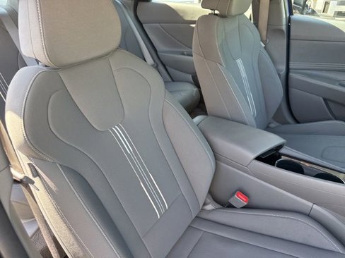 Certified 2023 Hyundai Elantra SEL w/ Convenience Package image 25