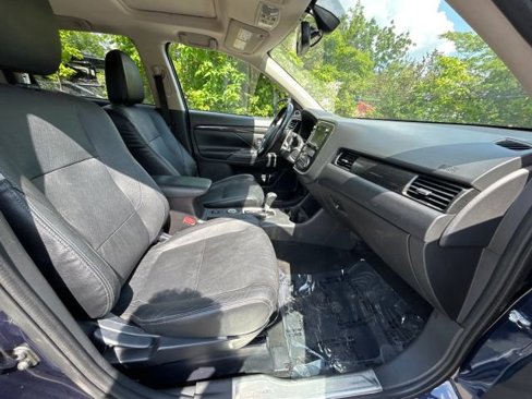 Used 2016 Mitsubishi Outlander GT image 16