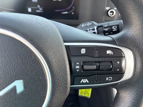 Used 2023 Kia Sportage LX image 17