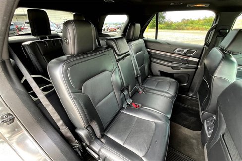 Used 2016 Ford Explorer Limited image 22