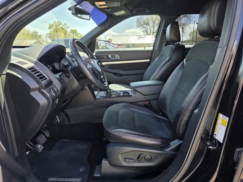 Used 2019 Ford Explorer XLT w/ Equipment Group 202A image 11