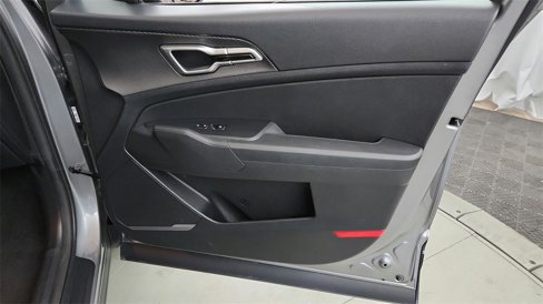 Used 2024 Kia Sportage LX image 11