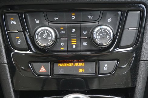 Used 2018 Buick Encore Premium image 24