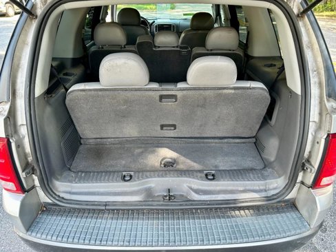 Used 2005 Ford Explorer XLT image 6