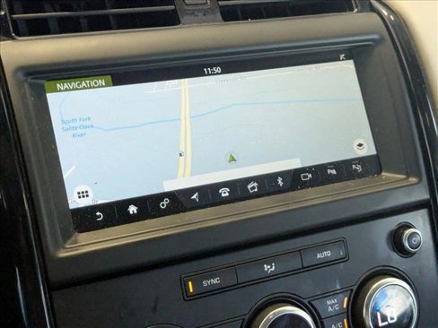 Used 2019 Land Rover Discovery SE image 14