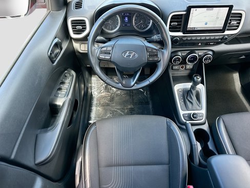 Used 2022 Hyundai Venue Limited image 22