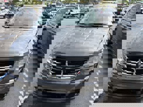 Used 2018 Dodge Journey SE image 2