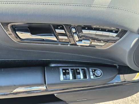 Used 2011 Mercedes-Benz CL 550 4MATIC image 23