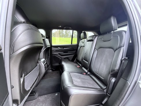 Used 2024 Jeep Grand Cherokee Altitude image 21