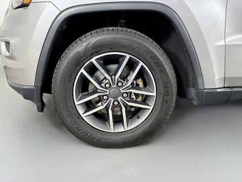 Used 2019 Jeep Grand Cherokee Limited w/ Luxury Group II image 35