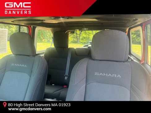 Used 2018 Jeep Wrangler Unlimited Sahara w/ Cold Weather Group image 20