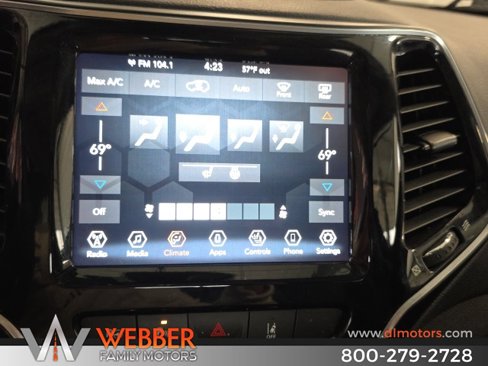 Used 2021 Jeep Cherokee Limited image 18