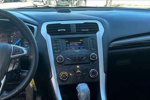 Used 2016 Ford Fusion SE w/ Equipment Group 201A image 6