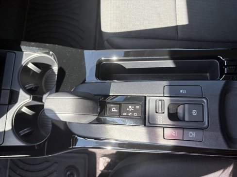 Used 2025 Toyota Prius LE image 16