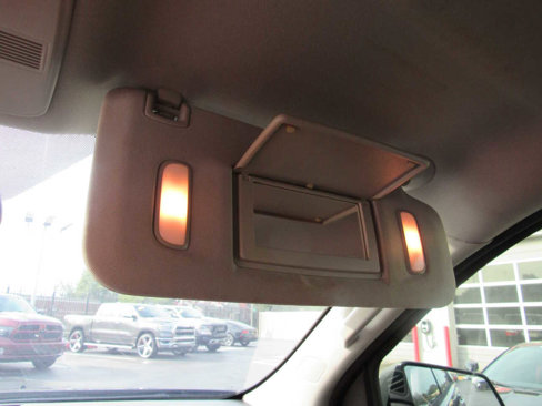 Used 2016 GMC Acadia SLE image 22