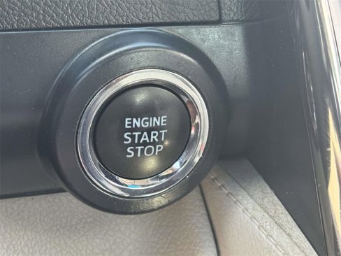 Used 2012 Toyota Camry image 24