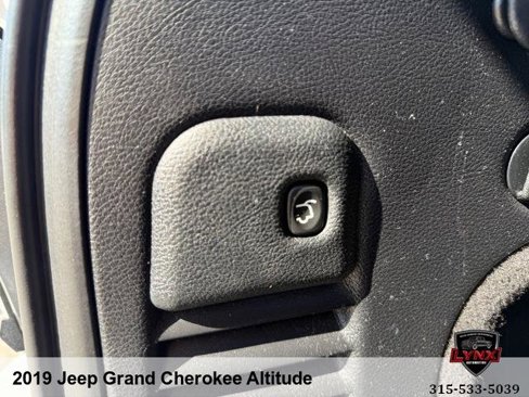 Used 2019 Jeep Grand Cherokee Altitude image 40