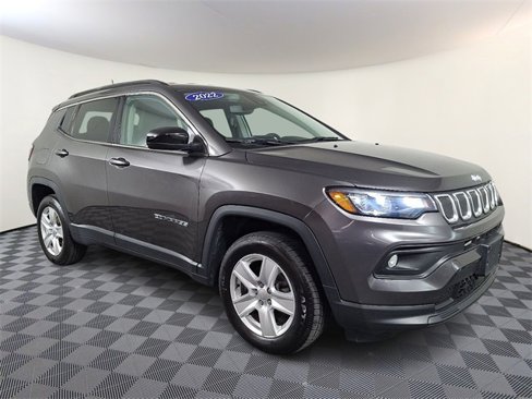 Used 2022 Jeep Compass Latitude image 1