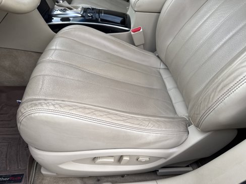 Used 2016 INFINITI QX70 2WD w/ Premium Package image 13