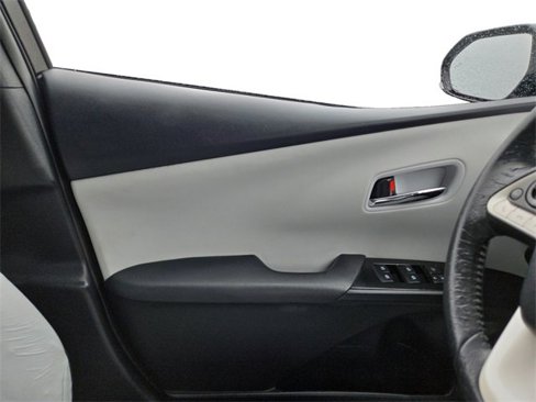 Used 2017 Toyota Prius Four image 17