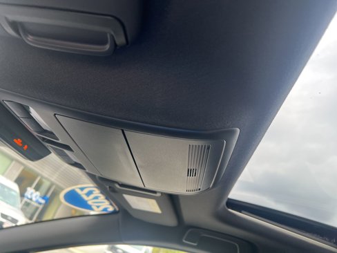 Used 2022 MAZDA MAZDA3 s image 31