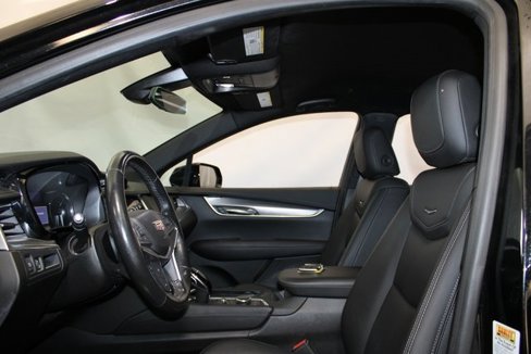 Certified 2023 Cadillac XT5 Luxury image 8
