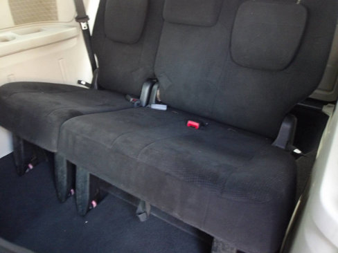 Used 2012 Dodge Grand Caravan SXT image 6