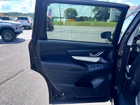 Used 2022 Subaru Ascent Limited image 18